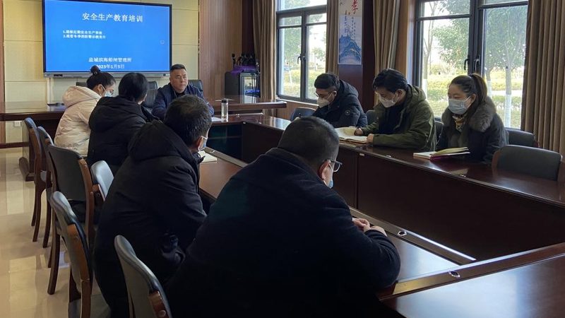 上海职业培训周末班，如何选择性价比高的课程？**