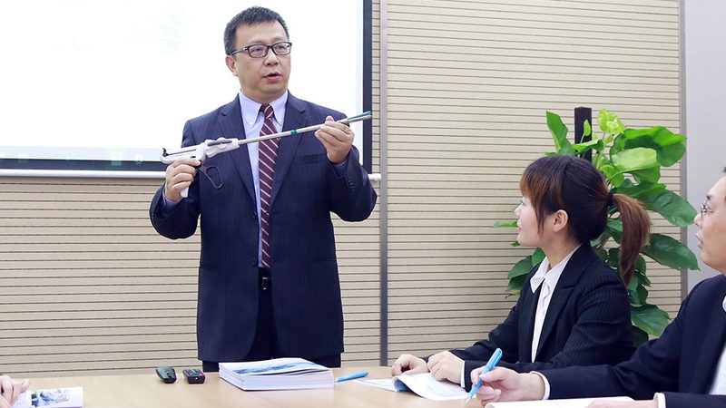 小标题：技能培训市场现状